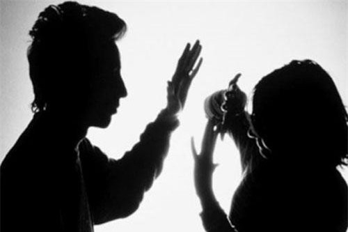 Giải mã tội tâm lý tội phạm: Bi kịch người đàn bà cuồng nộ vì bị bạo hành