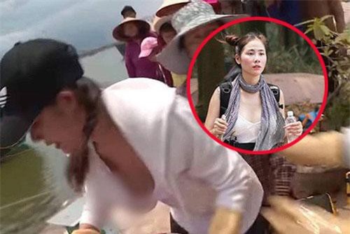 Hoàng Hạnh (Cuộc đua kỳ thú) bị soi mải mê thực hiện thử thách tới mức “lộ hàng” trên sóng truyền hình