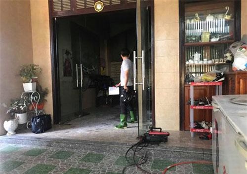 Nghệ An: Đổ cả can xăng đốt nhà 2 tầng vì bị từ chối nói chuyện