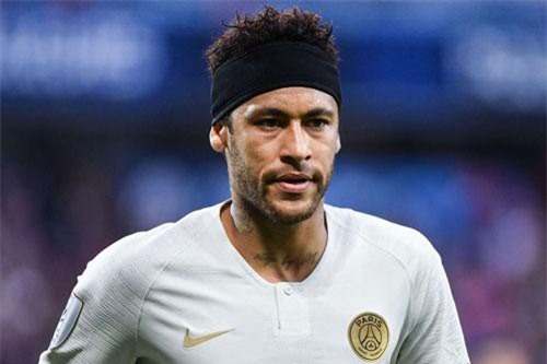 Đồng đội 'bóng gió' muốn đuổi Neymar sang Barcelona