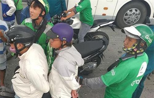 TP.HCM: Tài xế Grab vây bắt cặp nam nữ lừa đảo