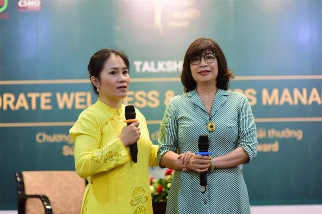 Bà Lê Thị Tố Hải, Chủ tịch Chương trình Giải thưởng Sức khỏe Việt Nam (trái), chia sẻ về những stress trong sức khỏe của doanh nghiệp (ảnh TH)