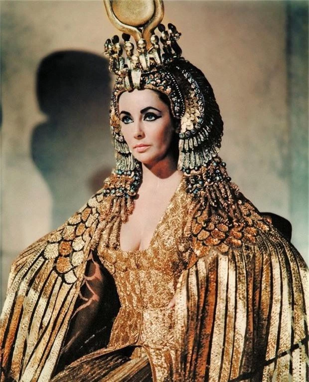 Bí ẩn cuộc đời Nữ hoàng Cleopatra: Vị nữ vương quyến rũ với tài trí thông minh vô thường và độc chiêu quyến rũ đàn ông “bách phát bách trúng” - Ảnh 2.