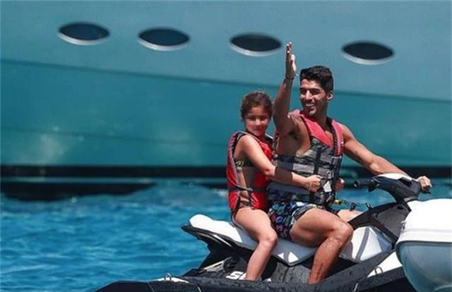 Messi chơi sang với chuyến nghỉ dưỡng trên siêu du thuyền - 6