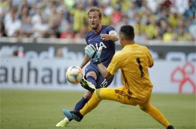 Real Madrid 0-1 Tottenham: HLV Zidane nối tiếp chuỗi ngày thất vọng - 3