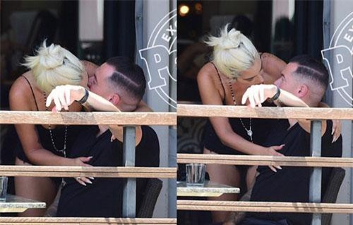 Hậu tin đồn cặp kè Bradley Cooper, Lady Gaga bất ngờ công khai khóa môi trai lạ