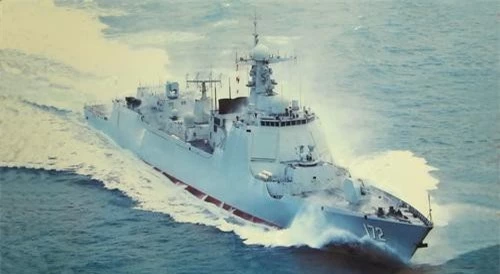 Khu trục hạm Type 052D là một kho vũ khí di động trên biển rất đáng gờm. Ảnh: Military Today.