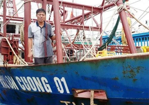 Tàu của ông Nguyễn Duy Muộn đã vào bờ sau gần 10 ngày mất liên lạc.