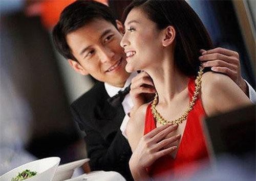 Đau đớn vì bộ mặt thật của "soái ca" tiêu tiền không cần đếm