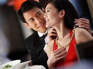 Đau đớn vì bộ mặt thật của "soái ca" tiêu tiền không cần đếm