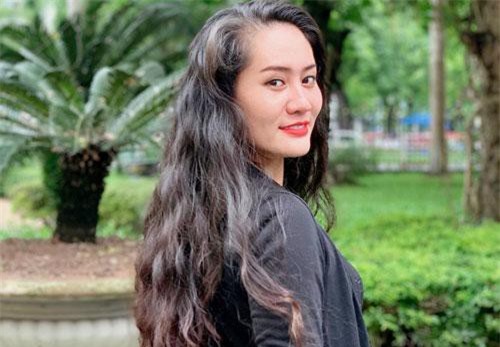 Diễn viên "Về nhà đi con" kể bị sinh non, suýt chết vì quá yếu