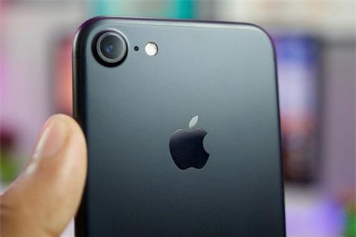 iPhone 7 giảm giá xuống còn hơn 3 triệu đồng