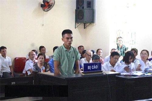 Nghệ An: Xe tải lao vào 3 nhà dân, tài xế lĩnh án 4 năm tù