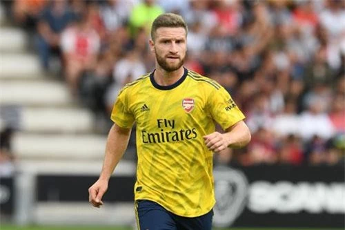 5. Shkodran Mustafi (mua từ Valencia, tháng 8/2016, 35 triệu bảng).