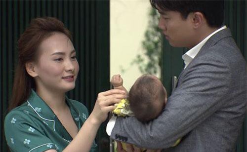 “Về nhà đi con”: Khi tình yêu chớm nở cũng là lúc đong đầy nước mắt