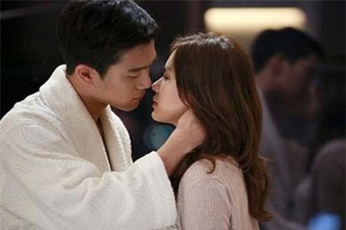 Nữ kế toán ê chề bị chồng bắt gặp đi ‘công tác’ với trai trẻ trong nhà nghỉ