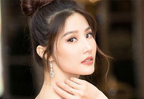 Sau khi xin lỗi vì vạ miệng vụ Trương Thế Vinh, Diễm My 9X lại gây sốc kể chuyện bị bố đánh bằng dây diện