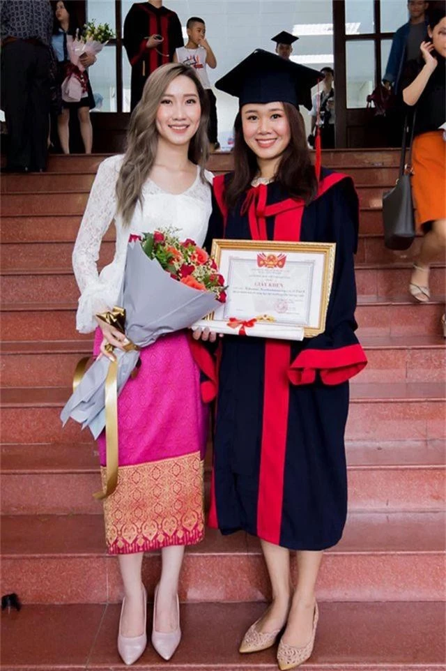 “Bông hồng” Lào gốc Việt xinh đẹp trong lễ tốt nghiệp tại Học viện Ngoại giao - 6