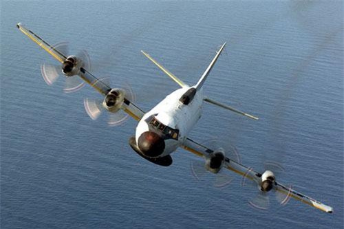 Soi máy bay Mỹ bị Su-30MK2 Venezuela “dọa mất mật“