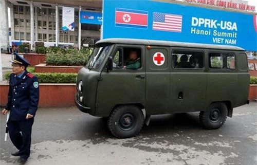 Xe chở khách UAZ-452 của Việt Nam. Ảnh: Tiền Phong.