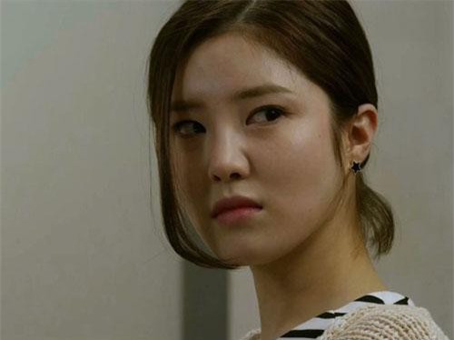 Đau đớn khi phát hiện chồng ngoại tình với sếp nữ, nhưng tôi chỉ quyết tâm ly hôn sau câu nói của mẹ anh