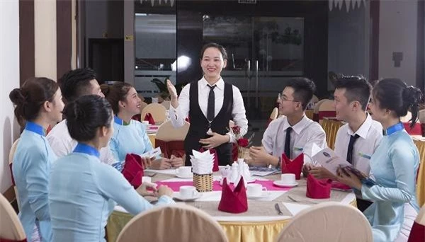 Sinh viên Khoa Du lịch Trường ĐH Văn Hiến thực tập tại doanh nghiệp