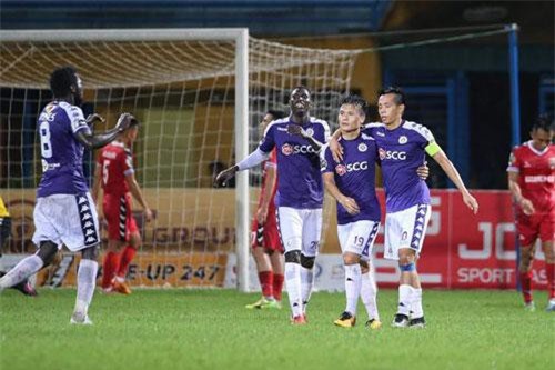 Quang Hải lập công, CLB Hà Nội lại thắng Bình Dương