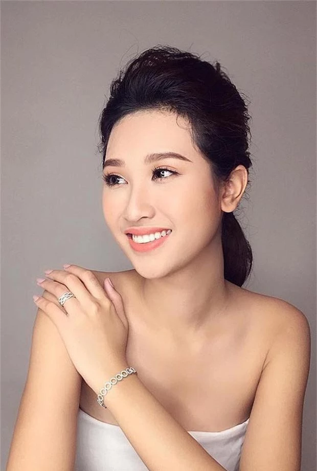 Info 3 người đẹp được dự đoán đăng quang Miss World Việt 2019: Nữ sinh Ngoại thương IELTS 7.5 vẫn dẫn đầu BXH! - Ảnh 12.