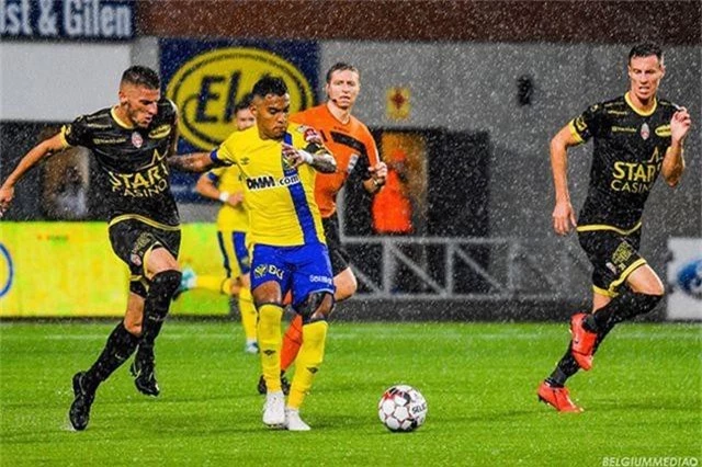Sint-Truidense thua thảm 6 bàn không gỡ trong ngày Công Phượng ra mắt - 1