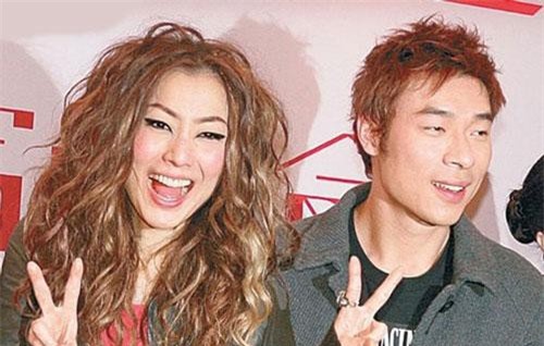 Hậu bê bối ngoại tình, Hứa Chí An và Trịnh Tú Văn vui vẻ đi du lịch nước ngoài như chưa có gì xảy ra