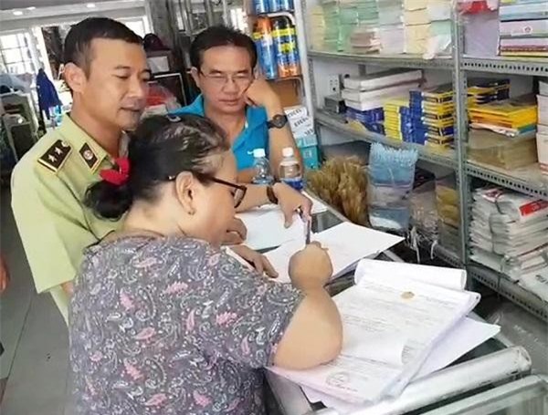 TP.HCM: Kiểm tra hàng giả, hàng nhái trước thềm năm học mới