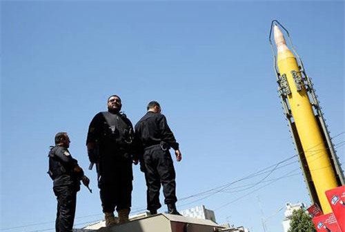 Loại tên lửa Iran vừa thị uy có khiến Mỹ và Israel lo ngại?