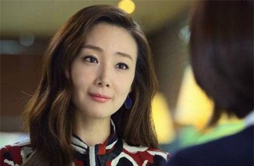 “Hầu hạ” chồng con, bố mẹ chồng thì được còn chị chồng và cháu thì không chấp nhận được