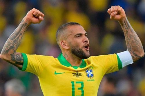 Dani Alves chính thức gia nhập Sao Paulo, khoác áo số... 10