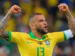 Dani Alves chính thức gia nhập Sao Paulo, khoác áo số... 10