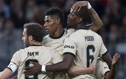 Man Utd toàn thắng cả năm trận đầu mùa giải.