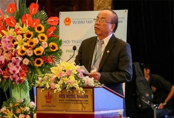 PGS.TS Trần Văn Thiện, Hiệu trưởng trường ĐH Văn Hiến, phát biểu tại Hội thảo. (Ảnh: PT)