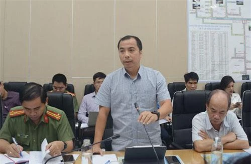Ông Ngô Sơn Hải, Phó Tổng giám đốc EVN báo cáo tại cuộc họp