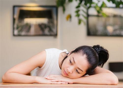 Hậu ly hôn, thấy tôi cầm về 200 triệu, bố tức giận đuổi tôi ra khỏi nhà nhưng ngay buổi tối hôm đó, ông vội vã đi tìm đón tôi về