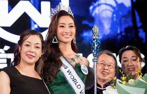 Bị đồn mua giải cho con, mẹ Hoa hậu Lương Thùy Linh chính thức lên tiếng