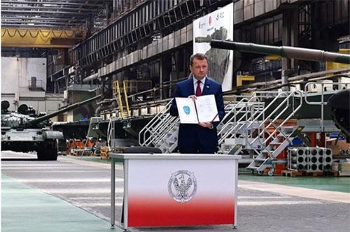 Không thích Nga nhưng Ba Lan vẫn cố níu kéo xe tăng T-72