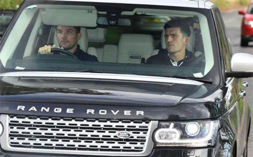 "Bom tấn" Harry Maguire đã tới Man Utd thực hiện kiểm tra y tế