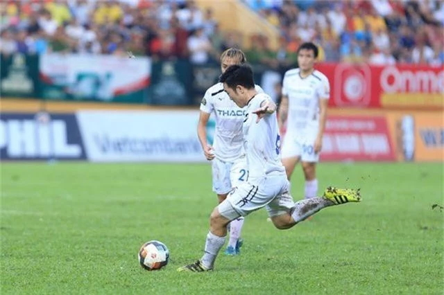HA Gia Lai đánh rơi chiến thắng trước Nam Định ở phút cuối - 2