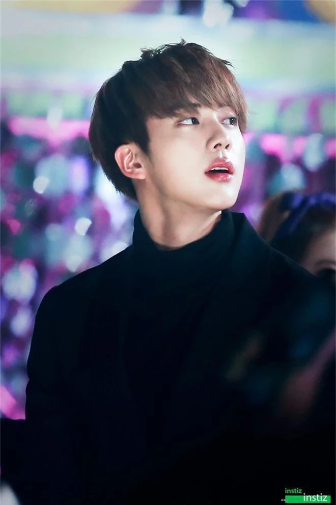 Top gương mặt đẹp nhất Kpop 2019: Visual đỉn nhất BTS và BLACKPINK lên ngôi, 1 idol vô danh gây khó hiểu vì vị trí quá cao - Ảnh 3. Top gương mặt đẹp nhất Kpop 2019: Visual đỉn nhất BTS và BLACKPINK lên ngôi, 1 idol vô danh gây khó hiểu vì vị trí quá cao - Ảnh 3.