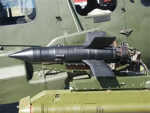 Tên lửa chống tăng 9M14 Malyutka phiên bản lắp trên trực thăng. Ảnh: Wikipedia.