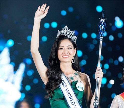 L&#x1B0;&#x1A1;ng Th&#xF9;y Linh &#x111;&#x103;ng quang Hoa h&#x1EAD;u Th&#x1EBF; gi&#x1EDB;i Vi&#x1EC7;t Nam 2019