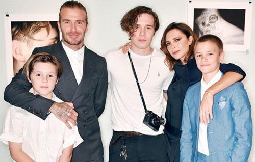 Phụ huynh nào o bế con được như vợ chồng Beckham: Trải thảm đỏ cho 3 cậu ấm, cậu cả gây thất vọng, còn Romeo và Cruz?