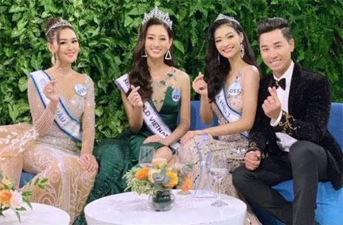 MC Nguyên Khang và Top 3 Hoa hậu Thế giới Việt Nam 2019 sau đêm chung kết.