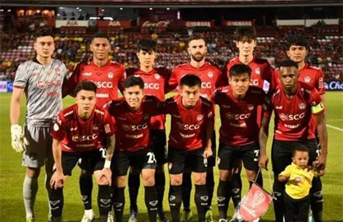 Muangthong United và Văn Lâm tiếp tục chuỗi trận đấu ấn tượng của mình