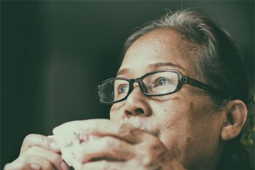 Đêm ấy cãi nhau với tôi, mẹ bỏ về nhà, tôi ung dung đi ngủ cho đến khi nhận được cuộc gọi định mệnh